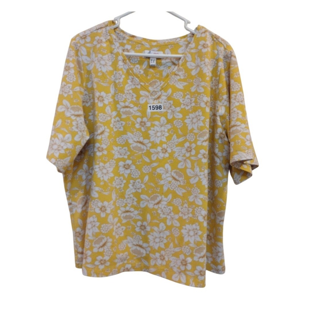 D & CO denim company Floral Yellow Top Women's 3XL Short Sleeves V Neck